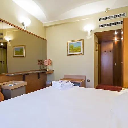 Carrobbio Otel 4*
