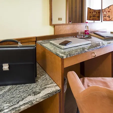 Hotel Carrobbio