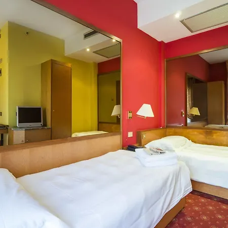 Otel Carrobbio 4*
